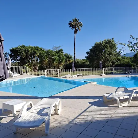 Florent - 2 Pers Piscine Flo 18 *