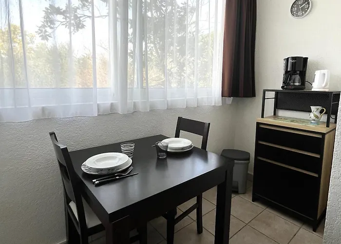 Apartmán Florent - 2 Pers Piscine Flo 18 *