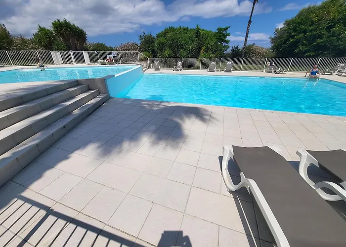 Florent - 2 Pers Piscine Flo 18 *
